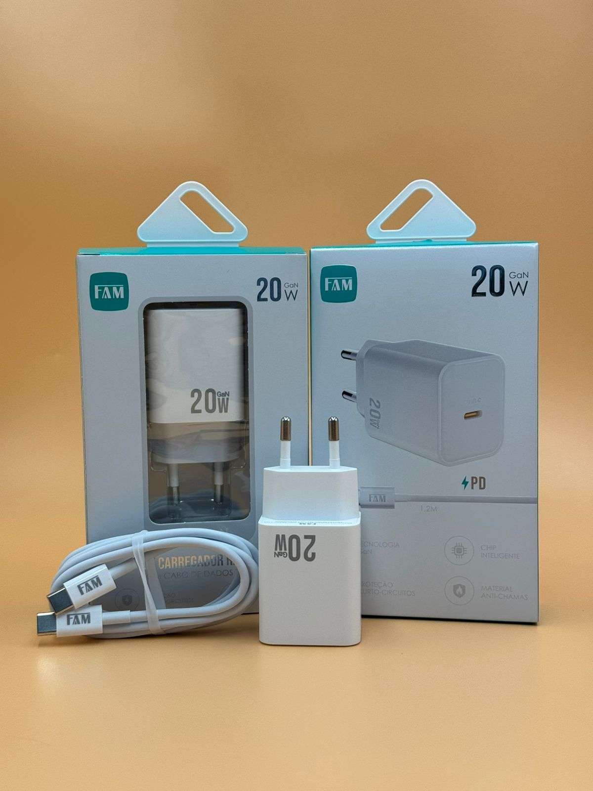 CARREGADOR RAPIDO COM CABO DE DADOS TIPO C